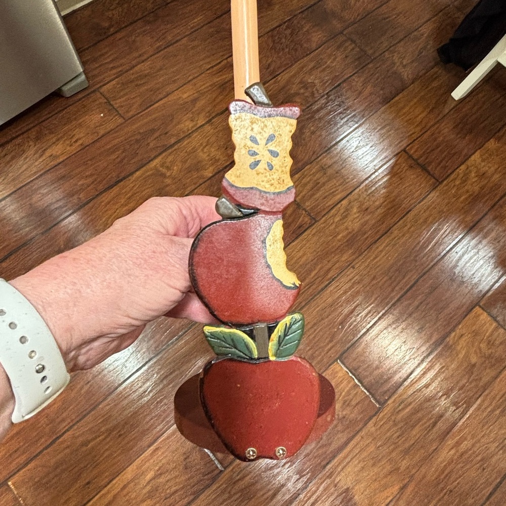 Vintage 80's Decorative Red Apple paper towel holder - Painted wood